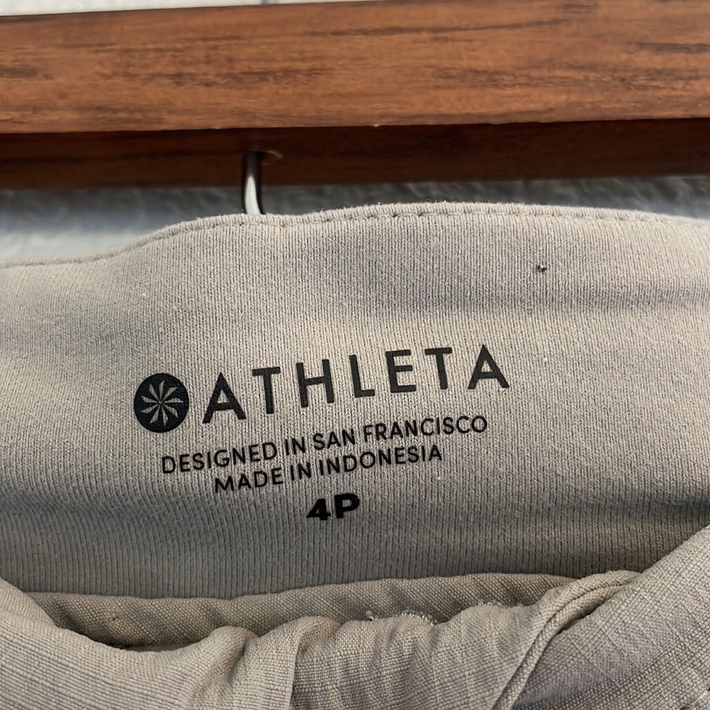 Athleta Light Weight Active Capris - image 7